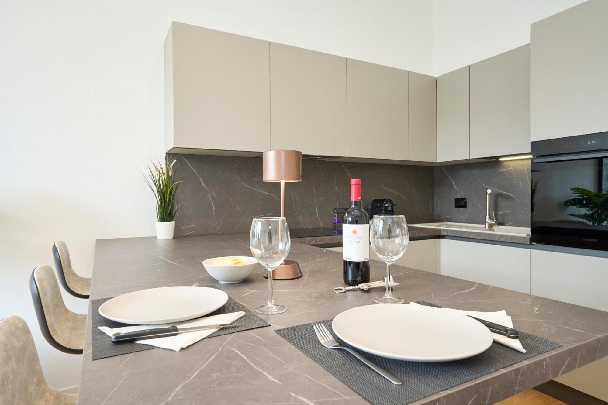 Luxury Design Suite - 20 Minutes From Duomo-Navigli Milano Esterno foto