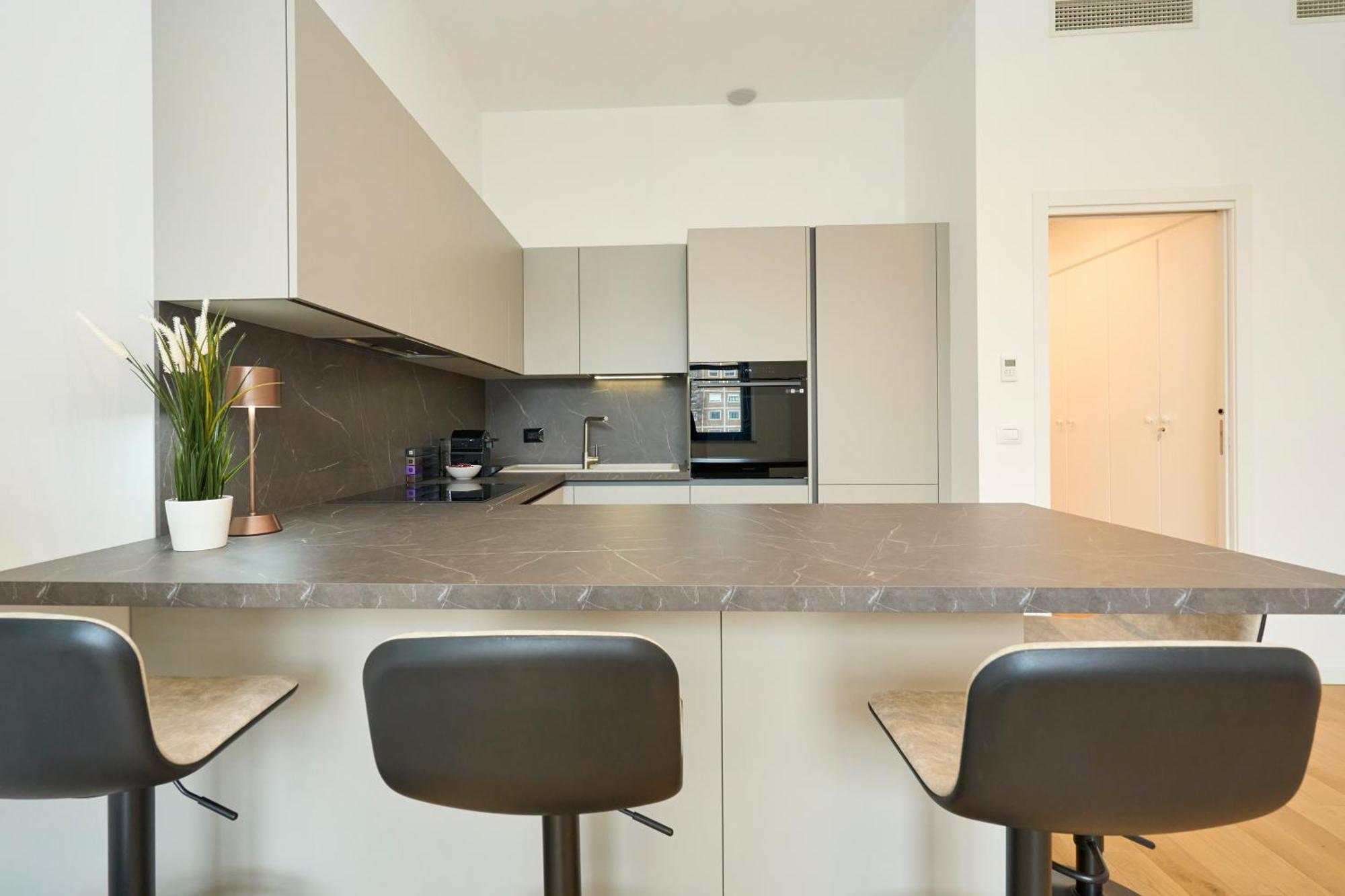 Luxury Design Suite - 20 Minutes From Duomo-Navigli Milano Esterno foto