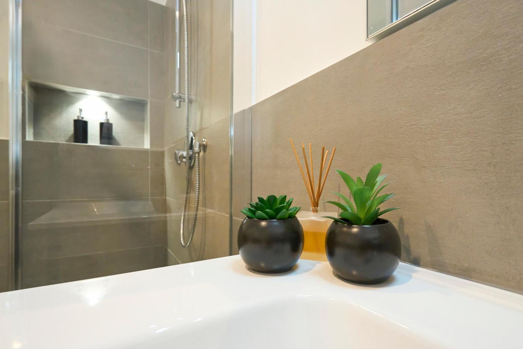 Luxury Design Suite - 20 Minutes From Duomo-Navigli Milano Esterno foto